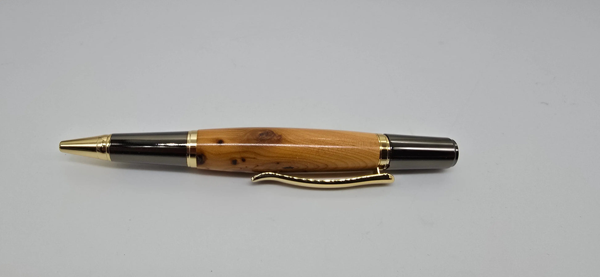 Exeter University Yew ballpoint pen Gunmetal/gold 