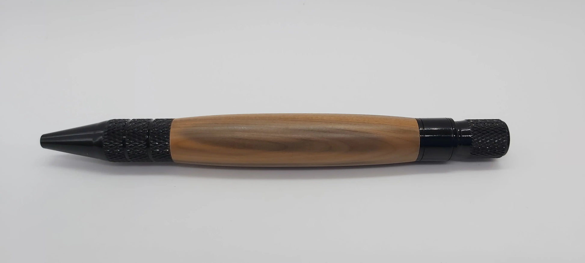 Ancient English Bog Yew ballpoint pen- Black chrome DevonPens