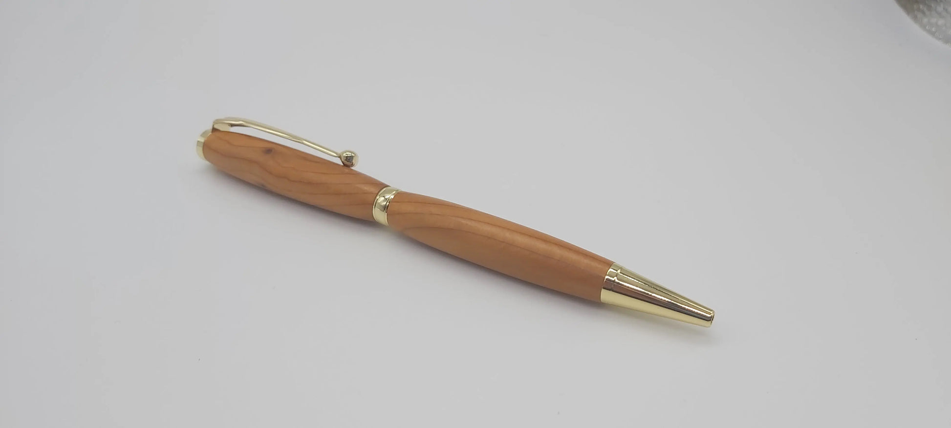 Dartmoor Elm ballpoint pen - Gold DevonPens