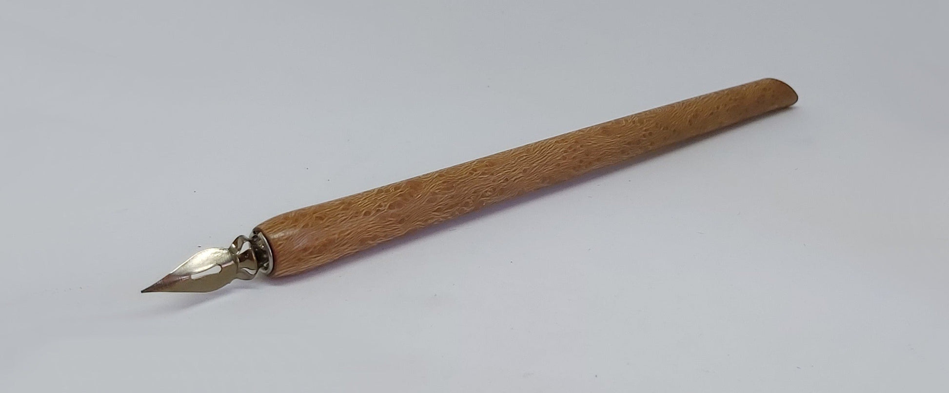 Dip pen in Lacewood from Powderham Castle DevonPens