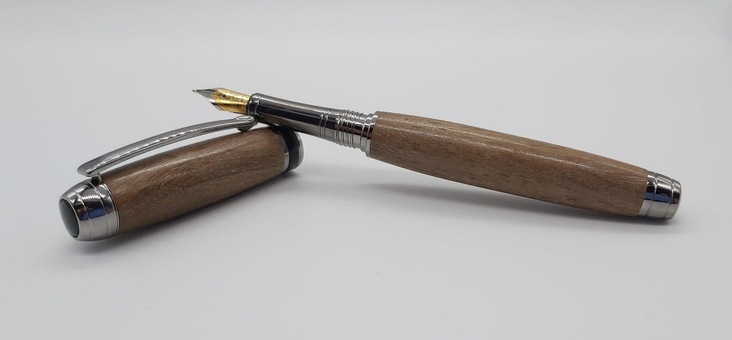 Dartmoor Walnut Fountain pen DevonPens