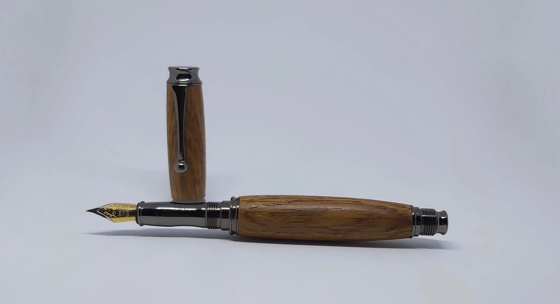 Fountain pen handmade in Brown Oak DevonPens