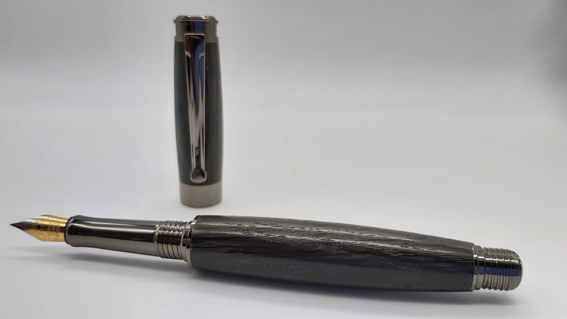 Fountain pen in Ancient English Bog Oak DevonPens