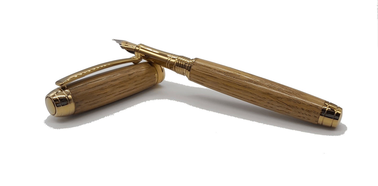 GWR Fountain pen - A fountain pen in Oak taken from GWR 169 rail carriage DevonPens