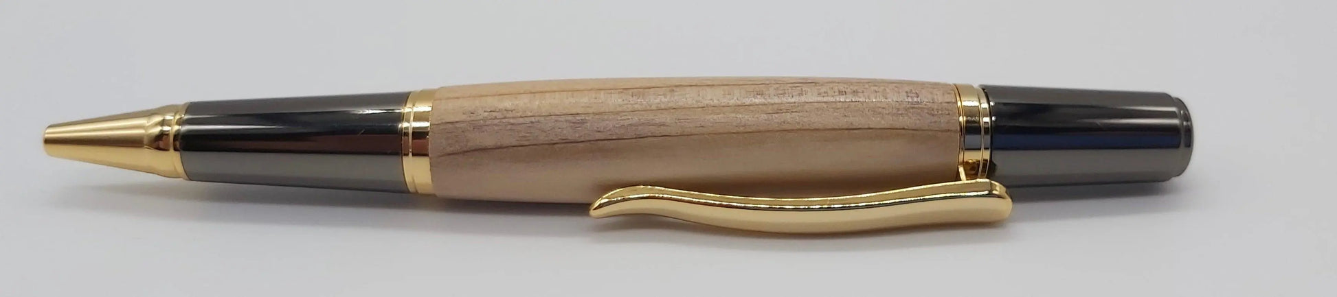 Handmade pen in Yew from National trust property Stourhead DevonPens